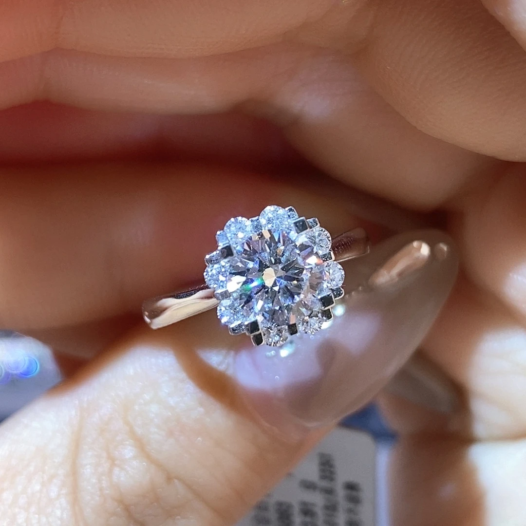 18K金镶嵌实验室培育钻石1ct 手捧花戒指 11号