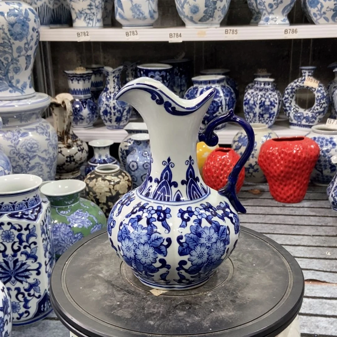 摆件奶壶手绘釉下彩