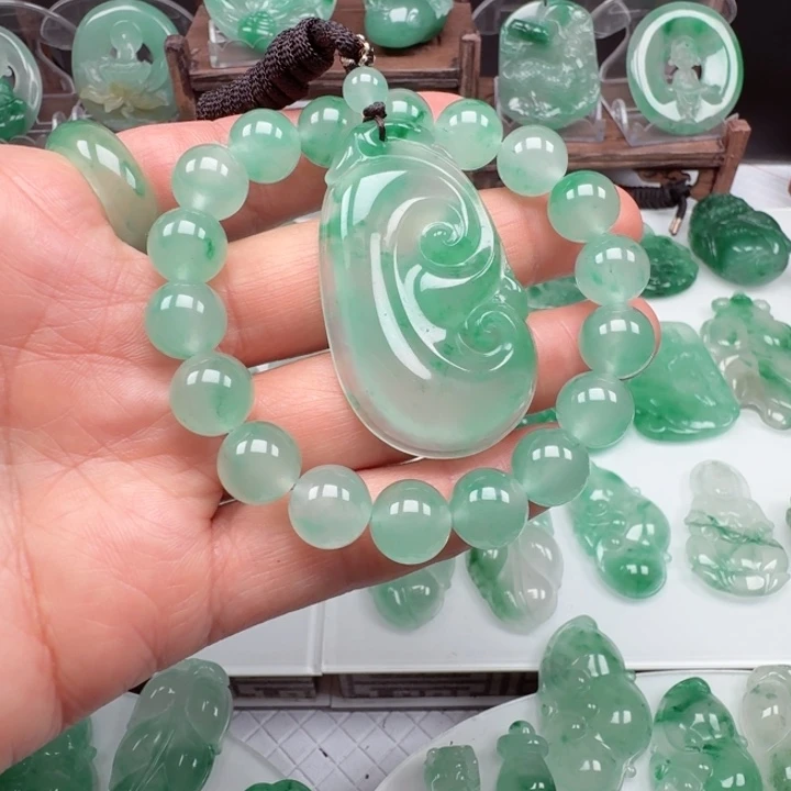 石英质玉未镶嵌颈饰