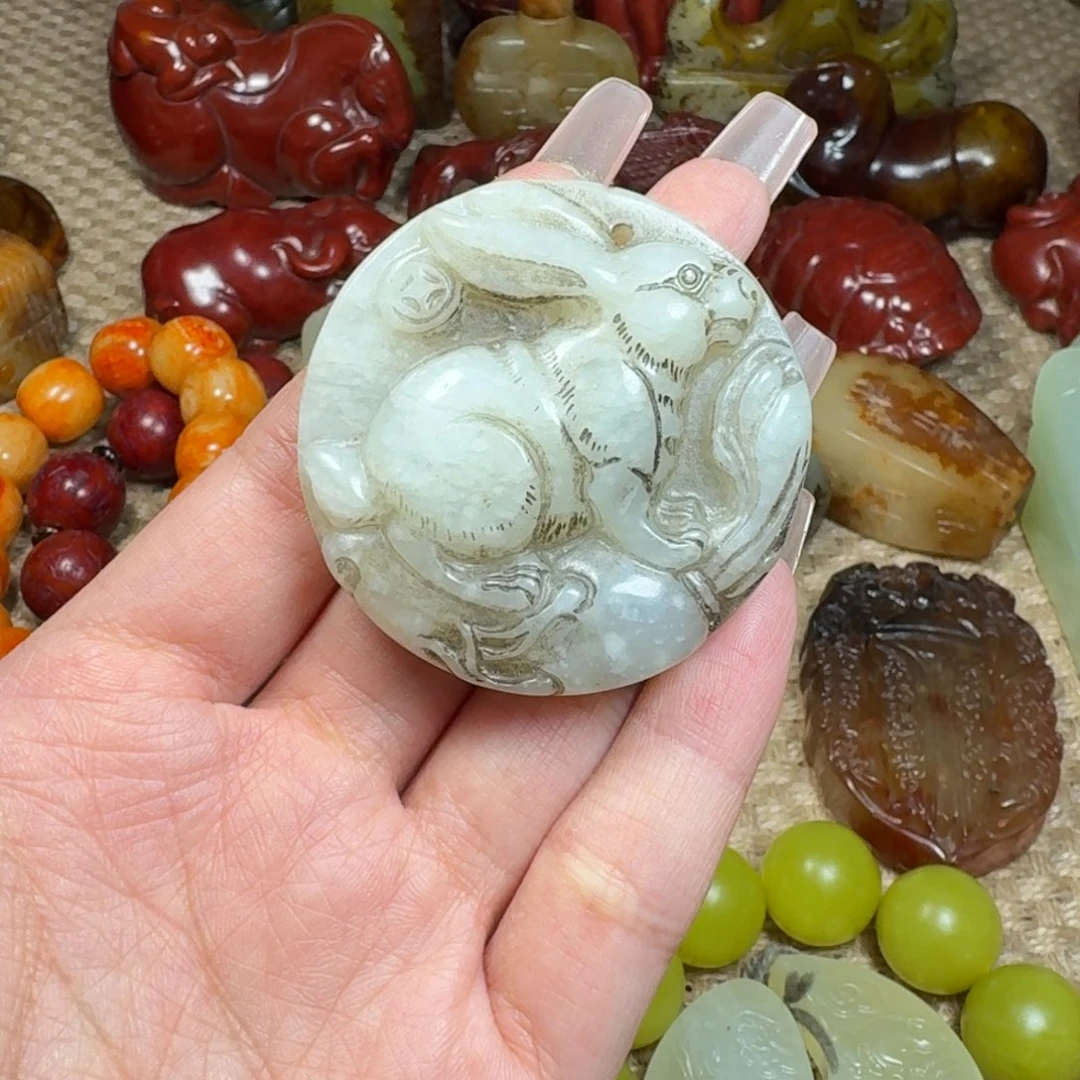 蛇纹石玉未镶嵌颈饰