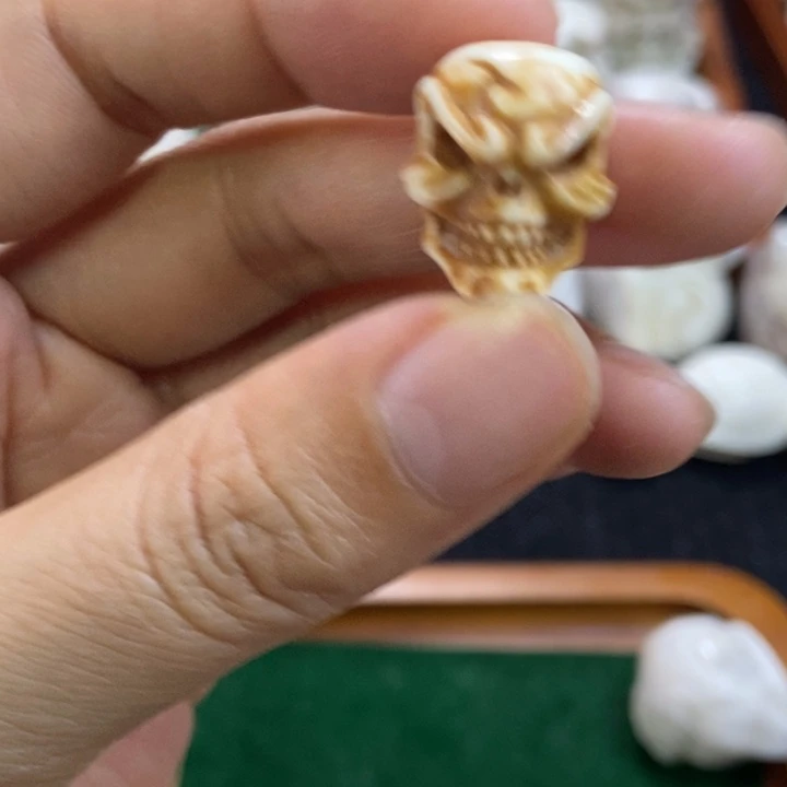勇***钱配饰鹿角雕刻一个出