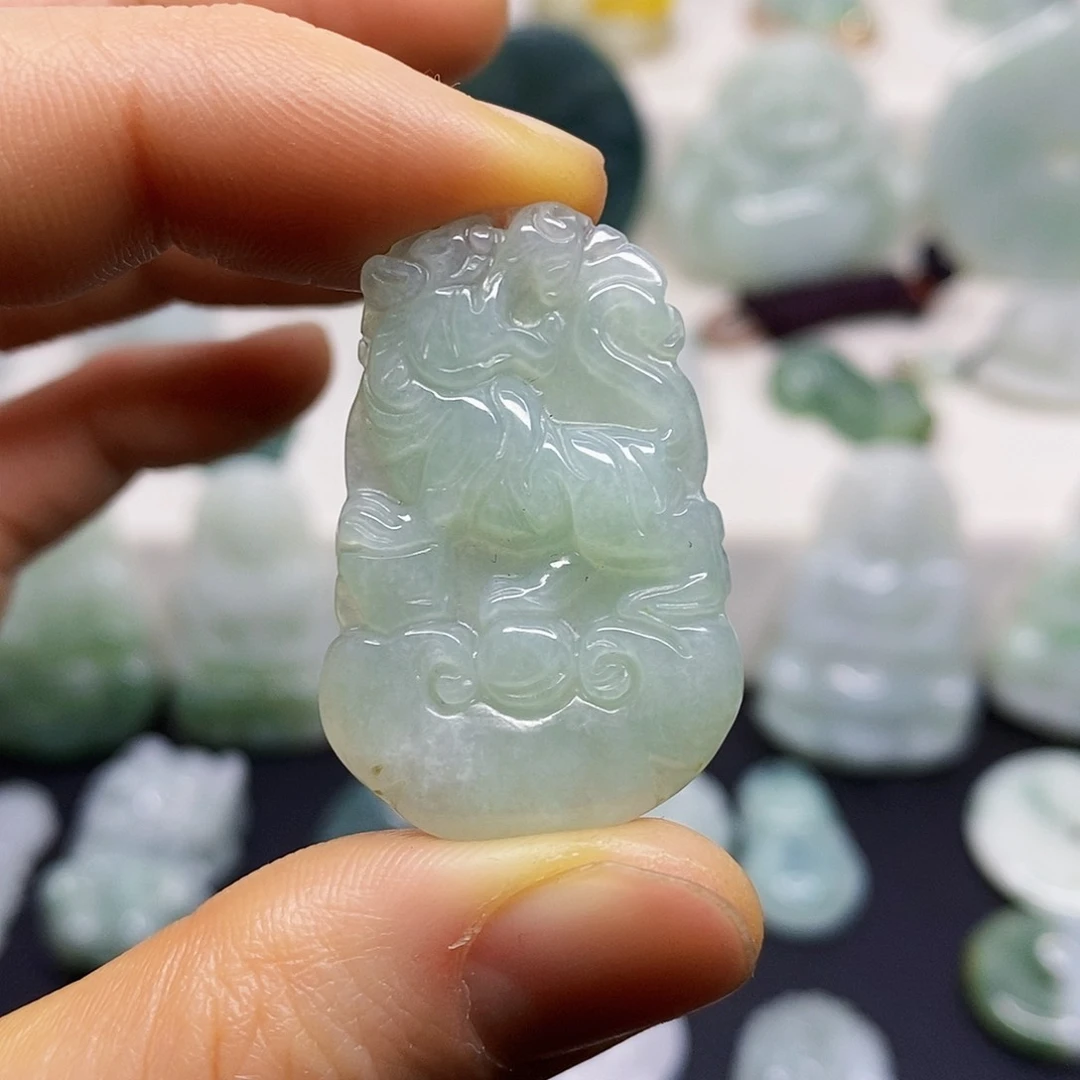 翡翠颈饰未镶嵌吊坠