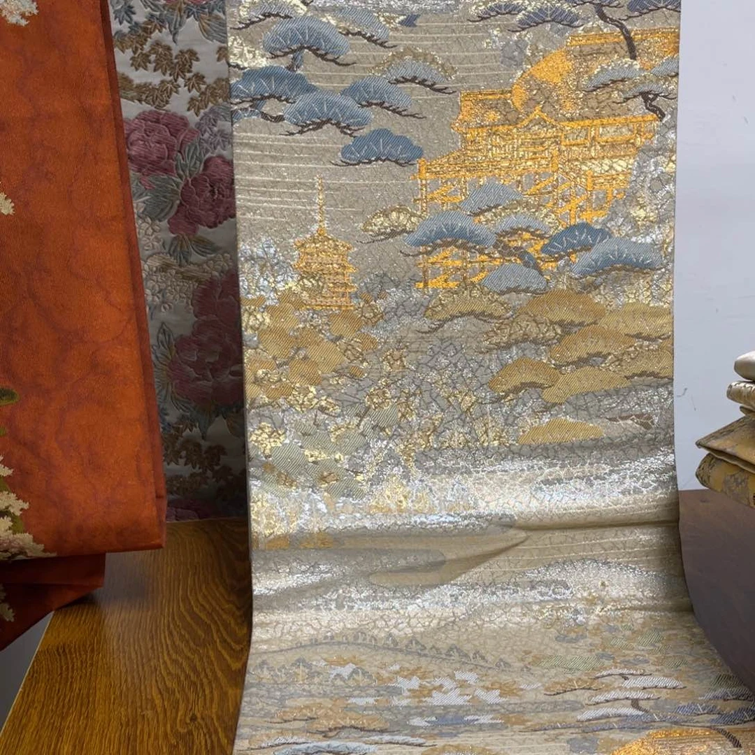 织绣织锦缎，织锦缎