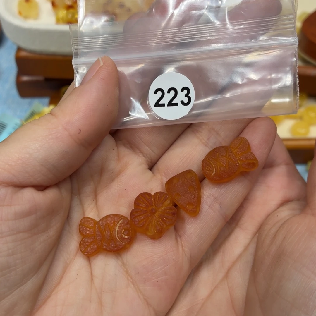 你***么琥珀未镶嵌珠宝奇石