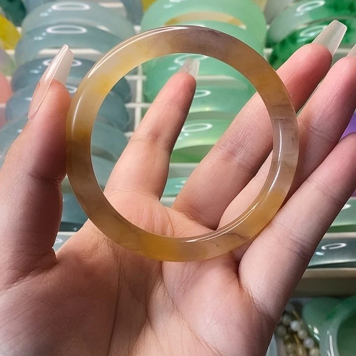 未镶嵌手镯石英岩玉