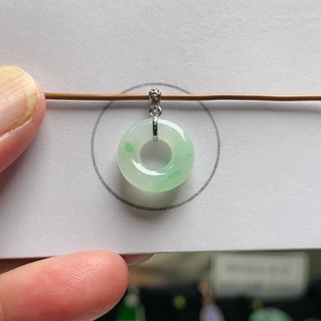 【闪购商品】吊坠(不含链)18K金镶嵌翡翠