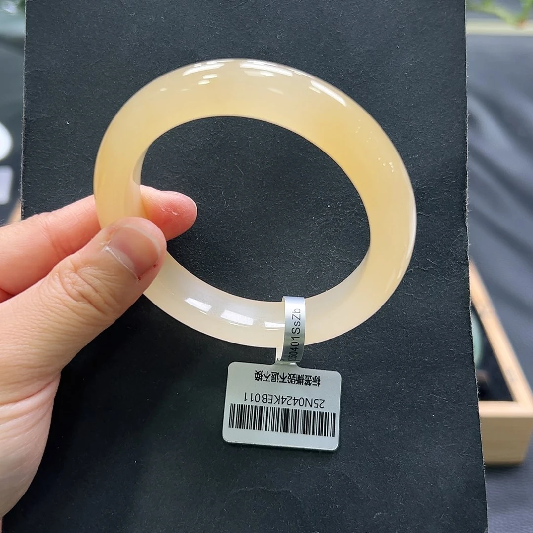 º***蓉未镶嵌手镯石英质玉（非洲翠）➕小甜57