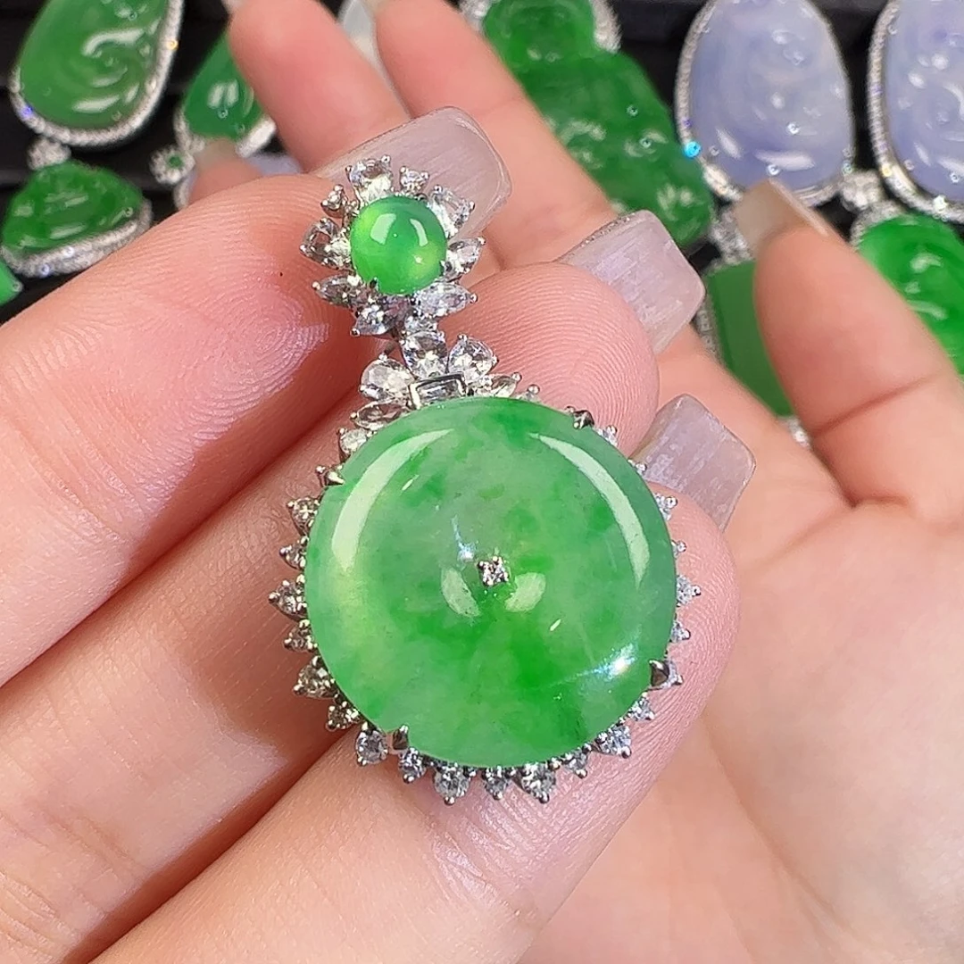 翡翠颈饰18K金镶嵌平安扣