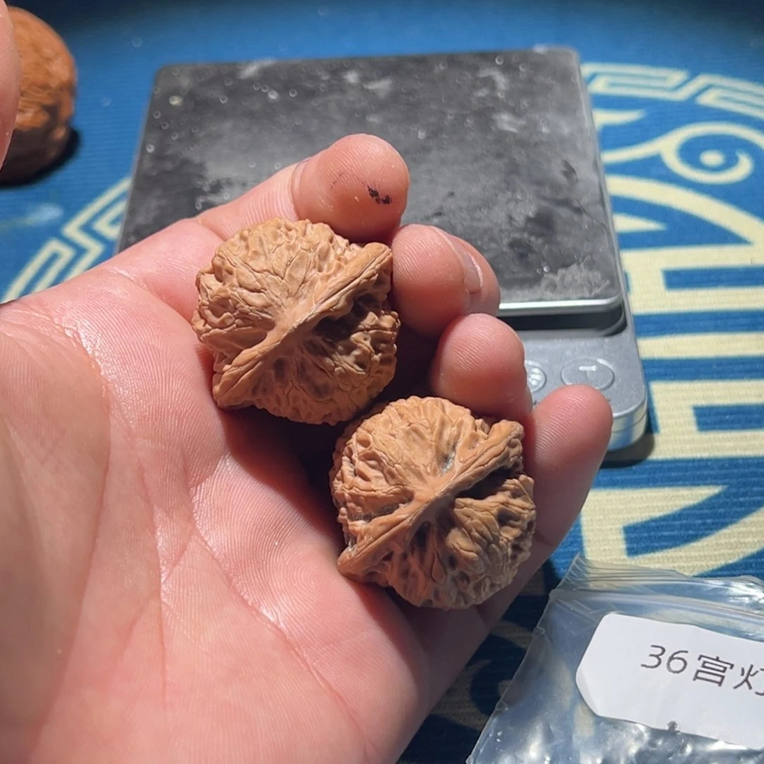 文玩核桃吊坠宫灯