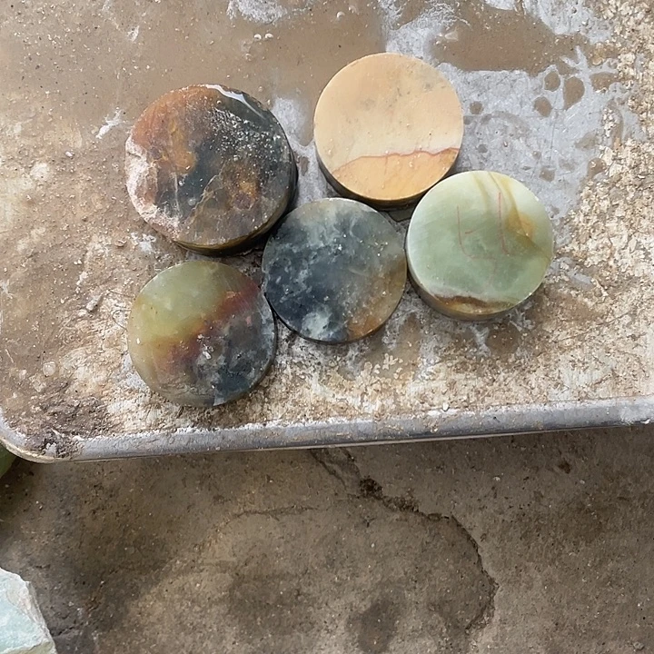 木****蛇纹石玉未镶嵌天然岫玉多样性发一