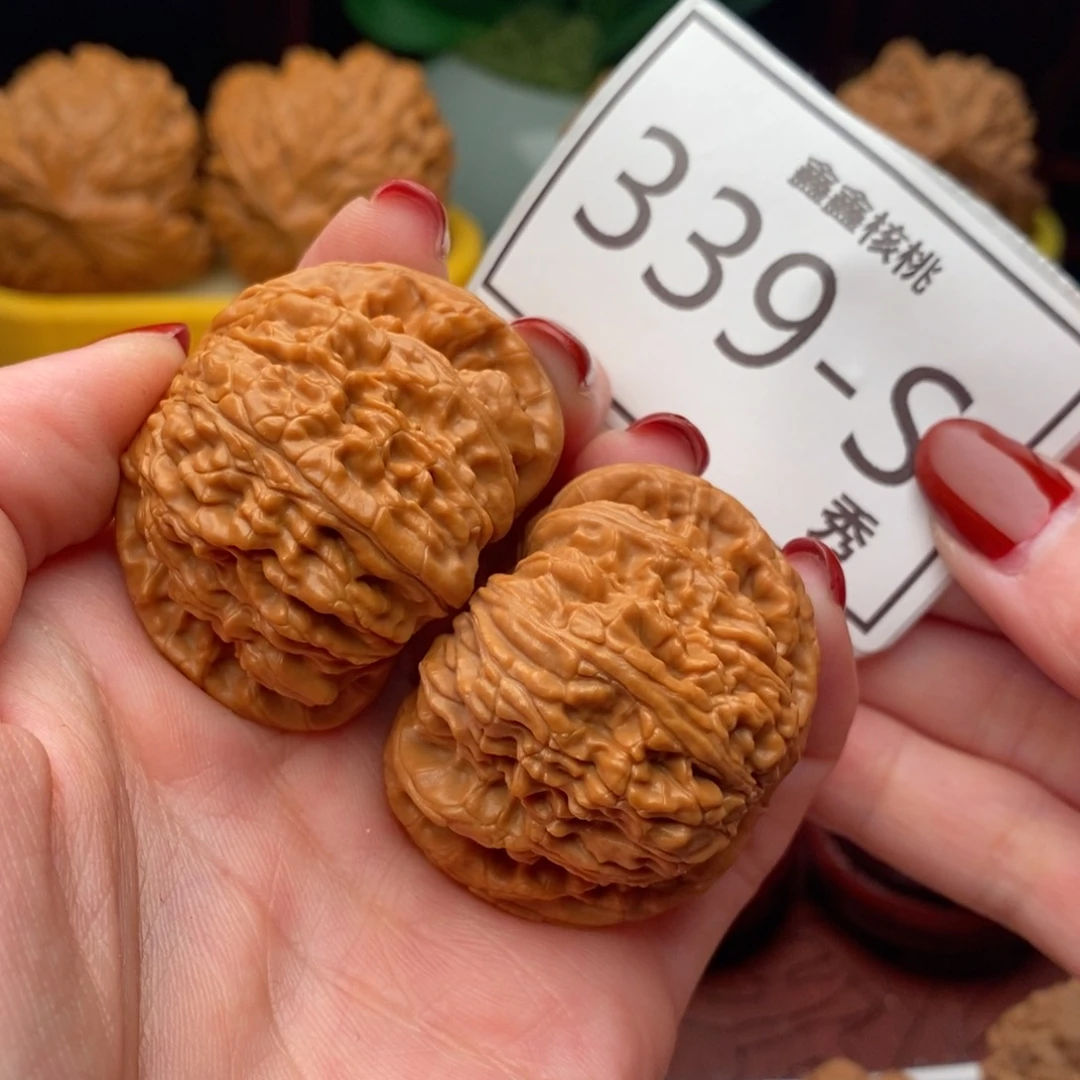 文玩核桃把件白狮43