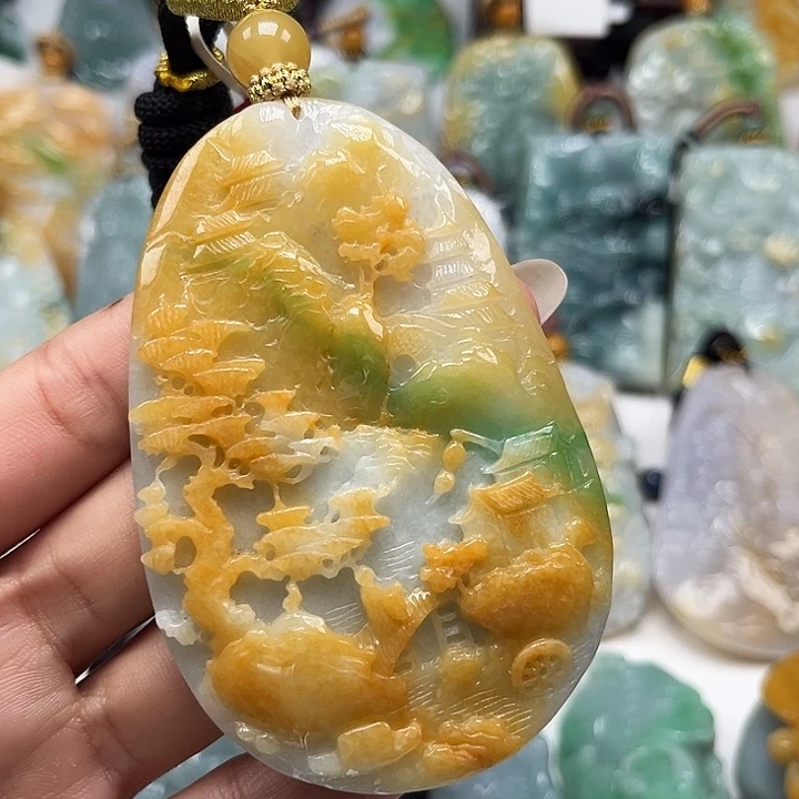 翡翠未镶嵌颈饰山水牌