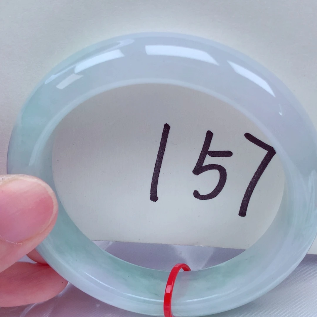 翡翠手镯未镶嵌翡翠