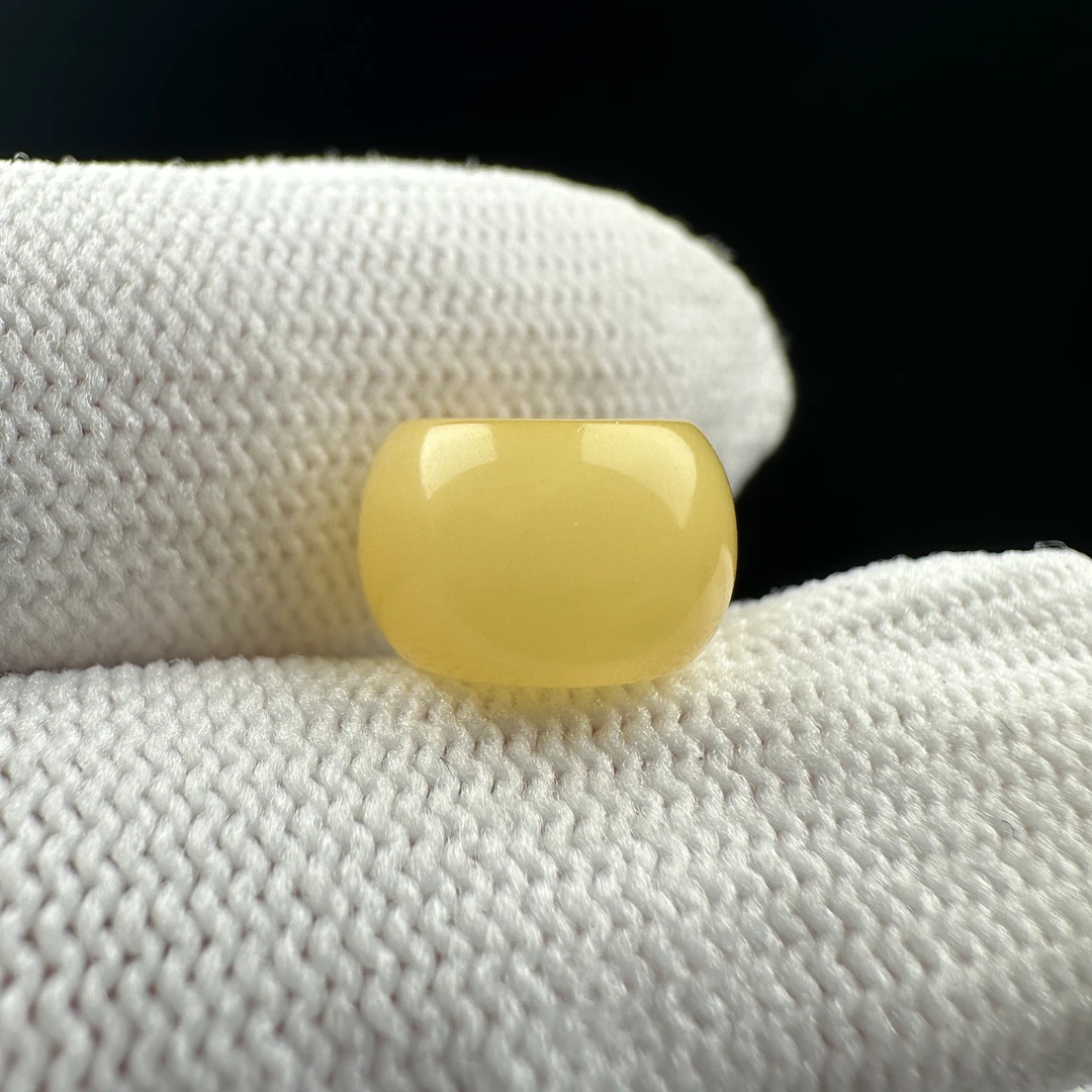 B9381天然原矿蜜蜡 【微瑕】墩子11*7mm 支持复检 假一罚十