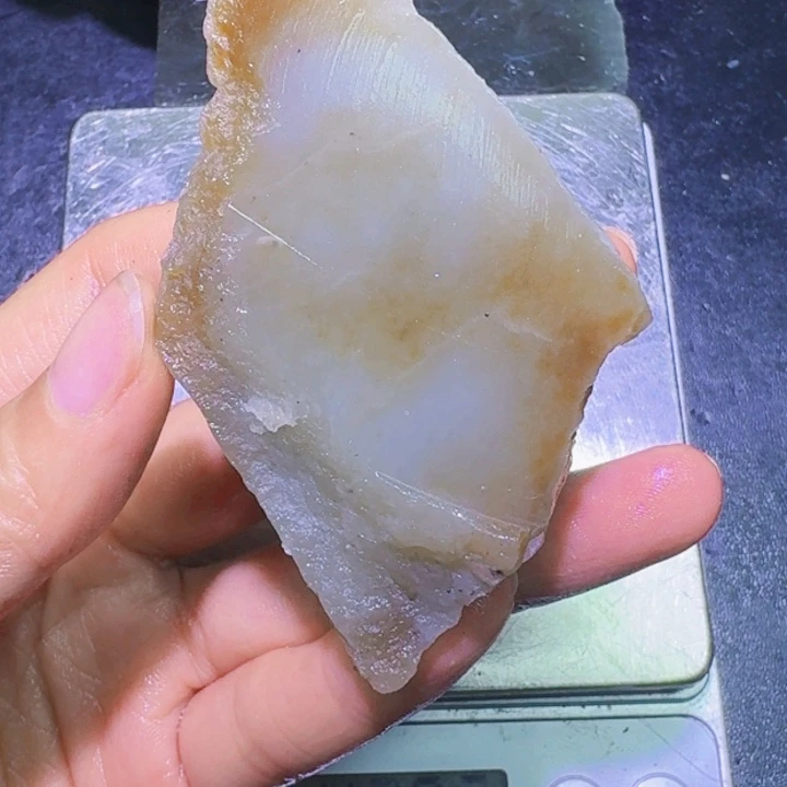 未镶嵌和田玉（糖玉）珠宝半成品
