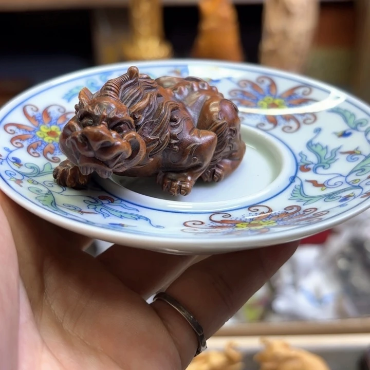 瓷片精致雕刻工艺