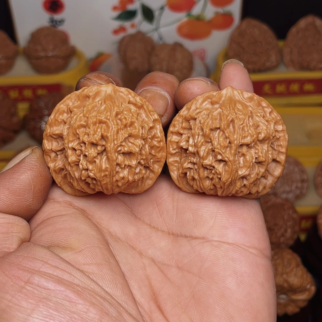 文玩核桃把件文玩核桃把件43尺盘龙纹