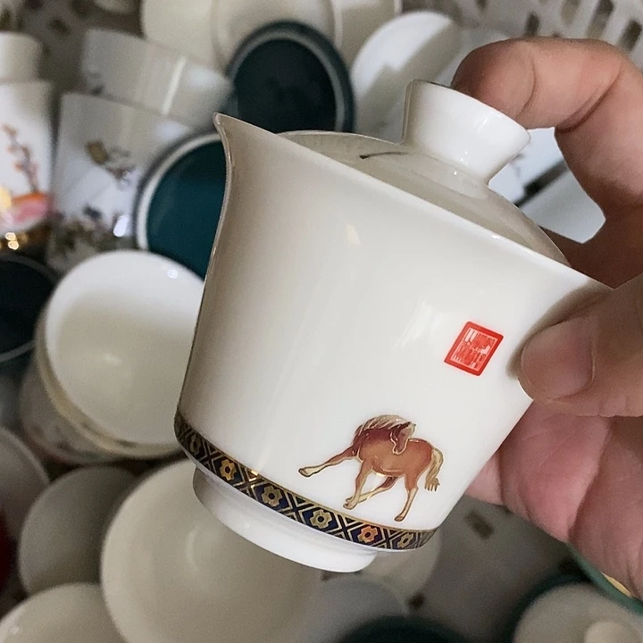 陶瓷艺术品及陶瓷壶