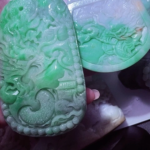 翡翠未镶嵌颈饰那**开