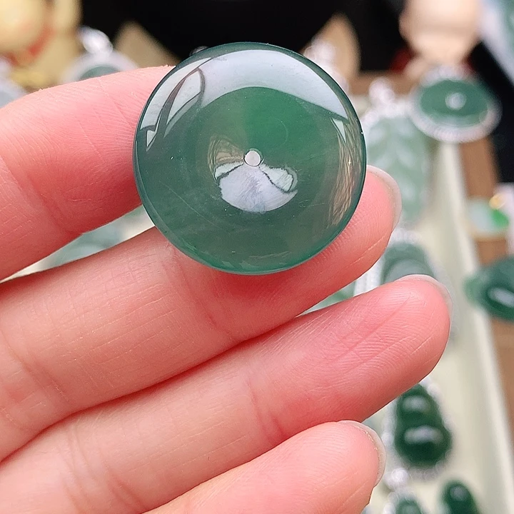 颈饰未镶嵌翡翠吊坠