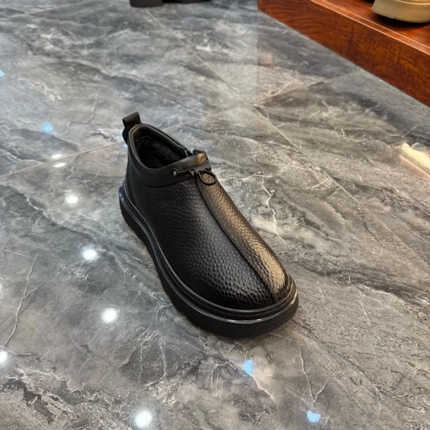 纯皮侧拉链款式纯皮休闲男鞋