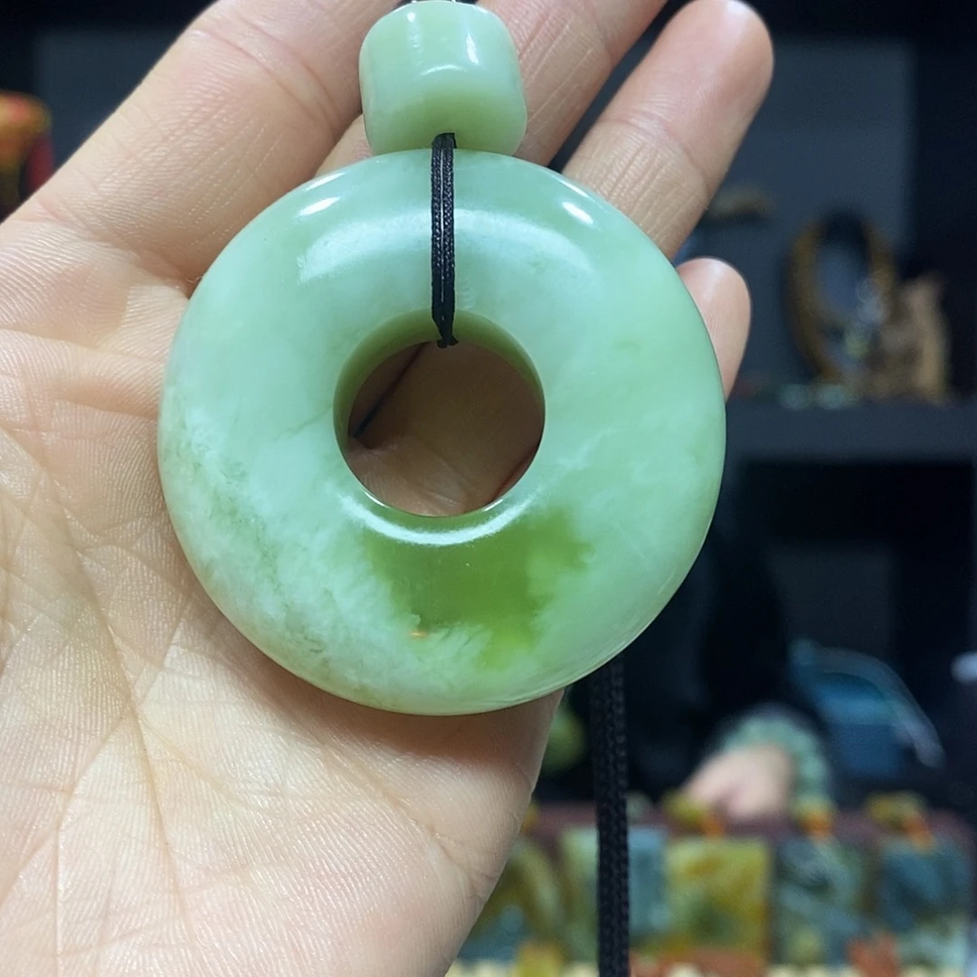 未镶嵌岫玉挂件吊坠