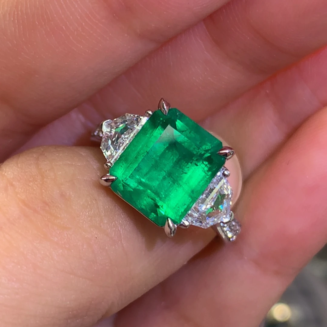 戒指祖母绿18K金镶嵌3.6ct潘潘吉尔德沃顿