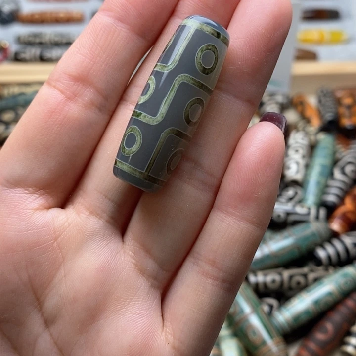 玛瑙/玉髓颈饰未镶嵌a****?