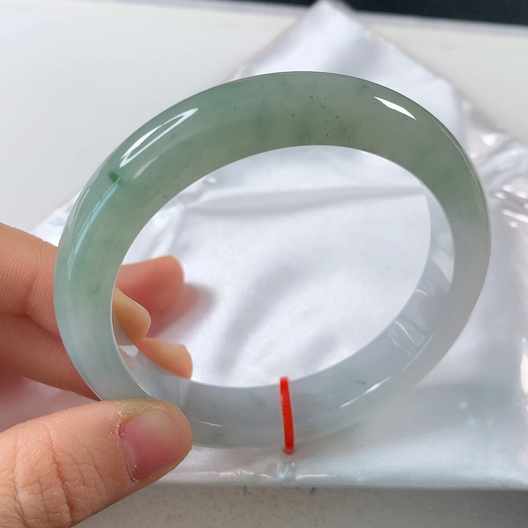 翡翠手镯未镶嵌无**际 正圈