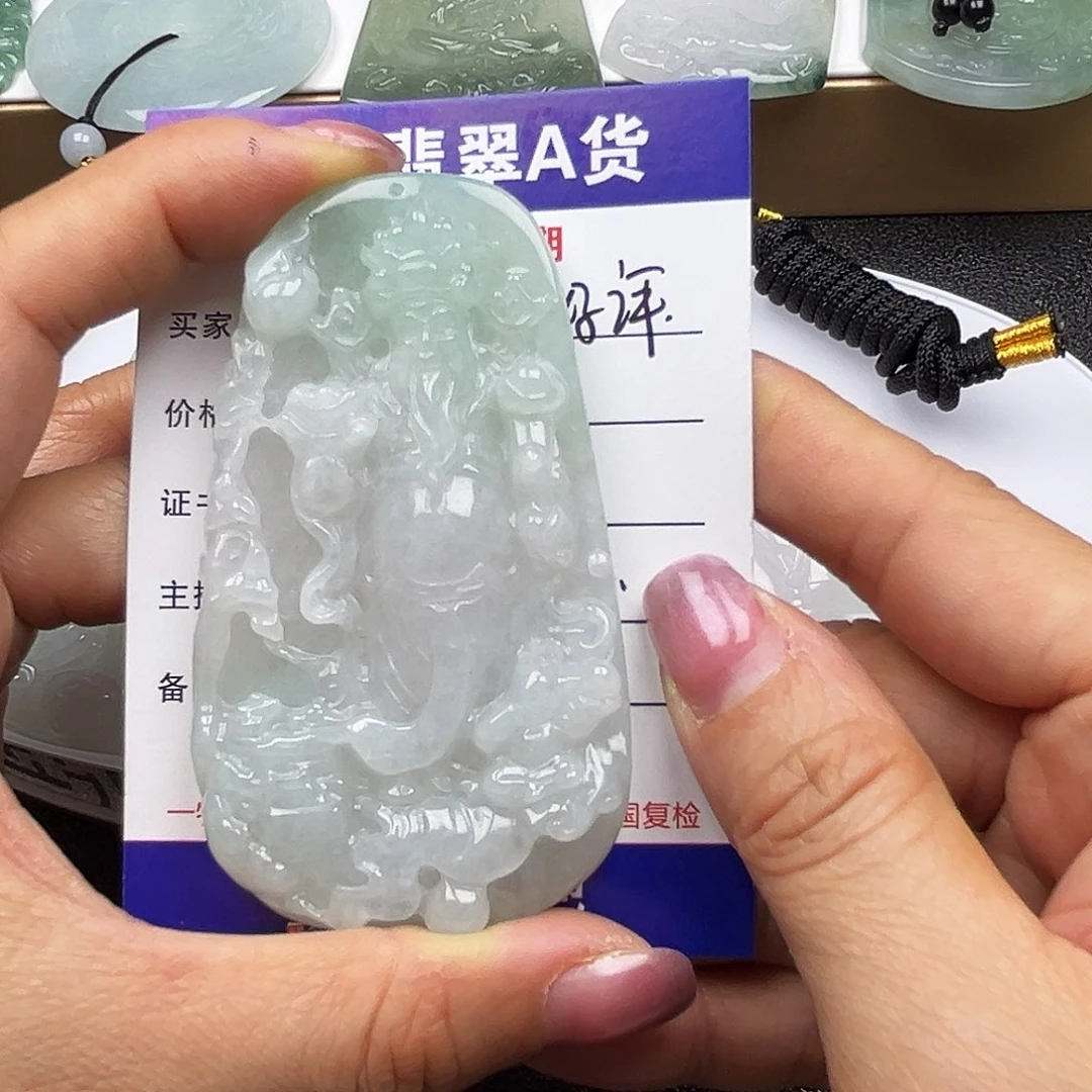 翡翠未镶嵌颈饰