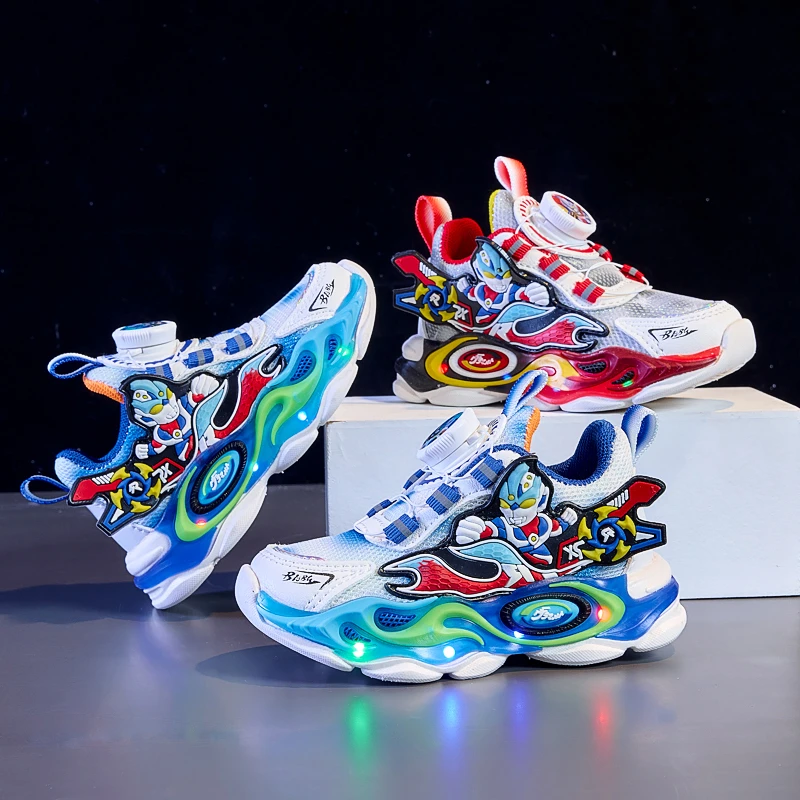 男童鞋子春秋新款运动鞋步鞋防滑软底奥特曼灯光跑步鞋儿童网面