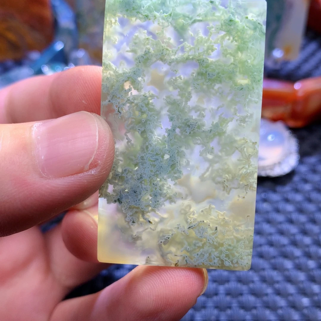 未镶嵌颈饰玛瑙/玉髓双*?