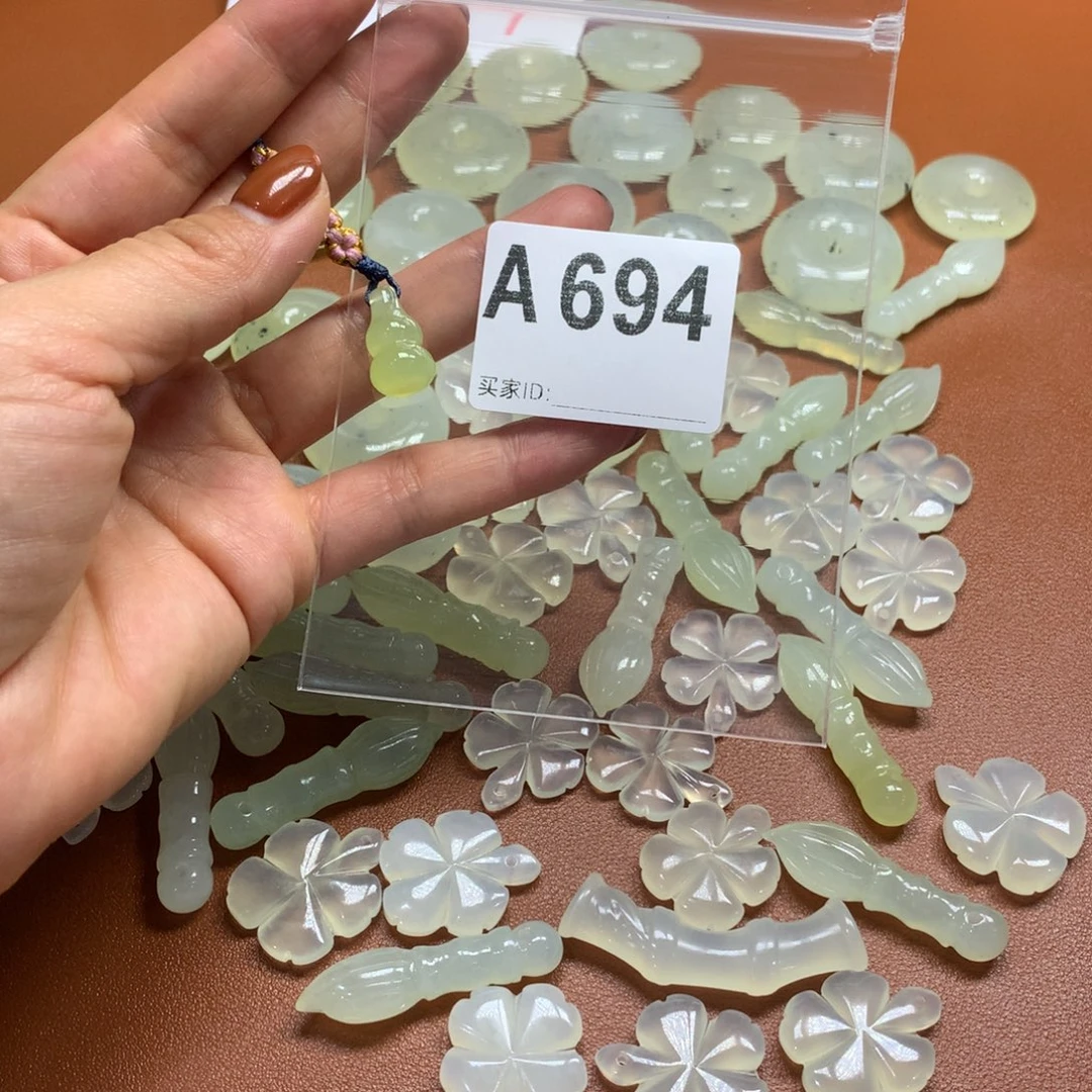 吐****蛇纹石玉未镶嵌岫玉