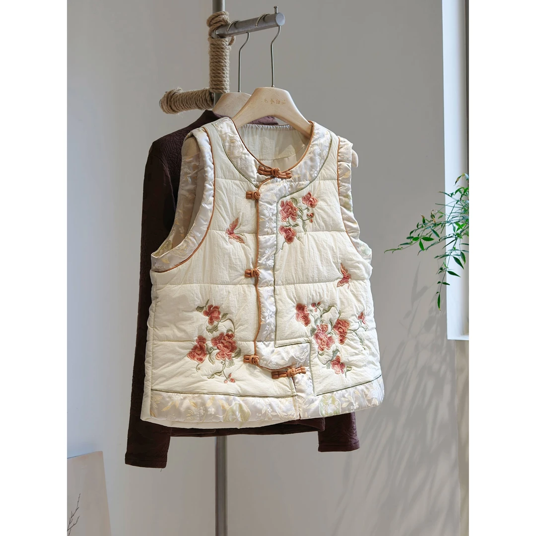 新中式国风刺绣马甲女秋冬外穿夹棉加厚斜襟改良唐装盘扣复古禅意