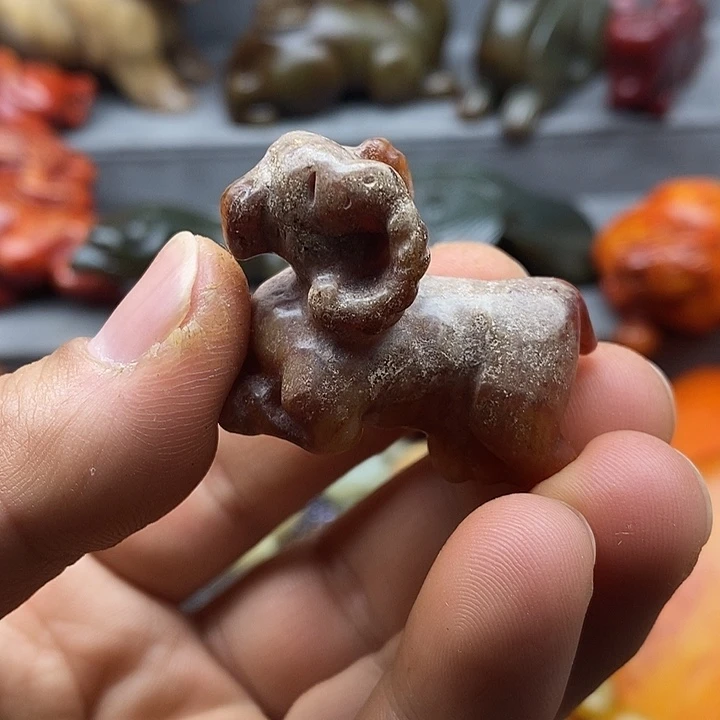 未镶嵌蛇纹石玉颈饰