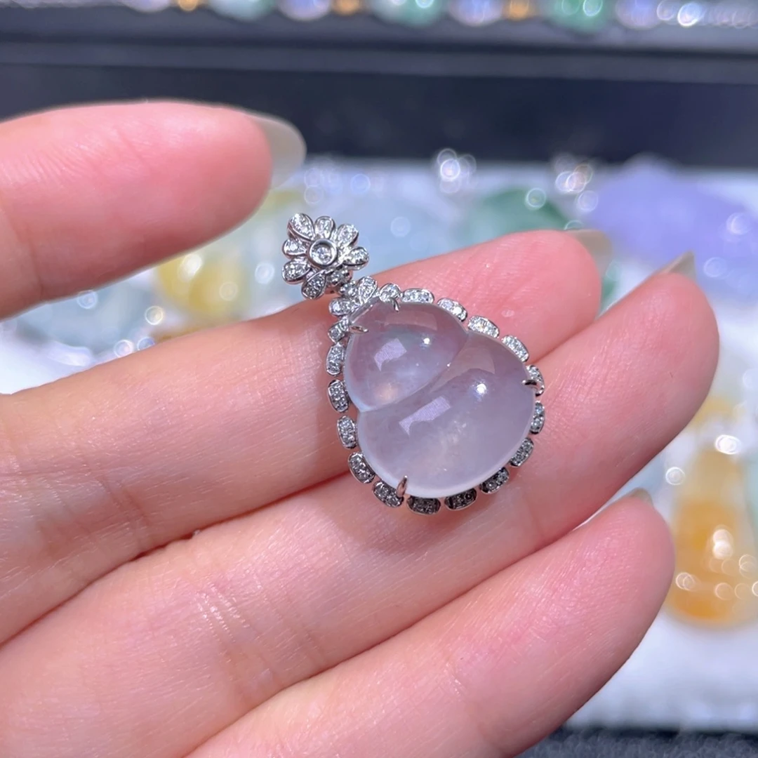 颈饰18K金镶嵌翡翠翡翠