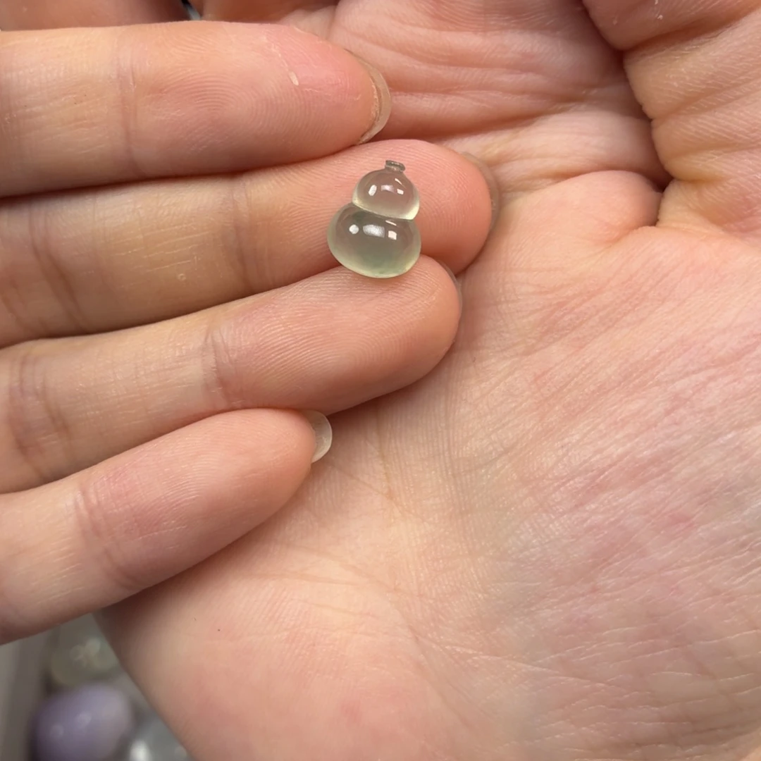 翡翠未镶嵌颈饰炸光飘花葫芦