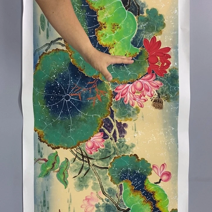 手绘作品等多种形式进行