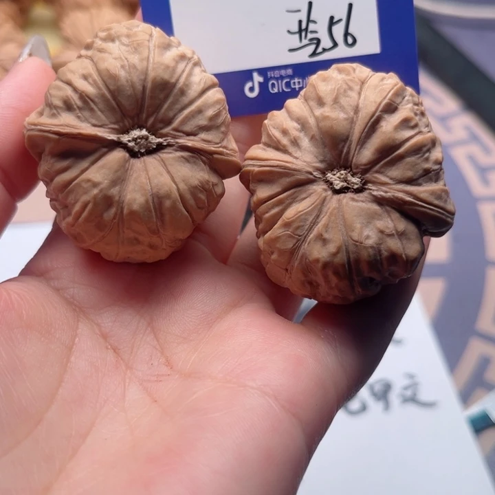吊坠文玩核桃小**剧文玩核桃啊件56
