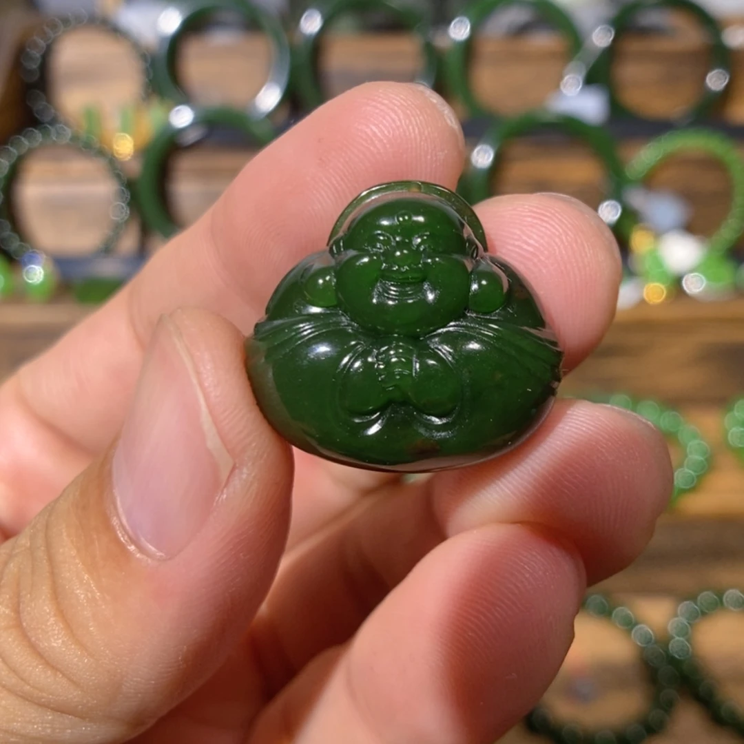 【闪购商品】吊坠(不含链)未镶嵌和田玉俄七红皮菠菜绿抱抱佛