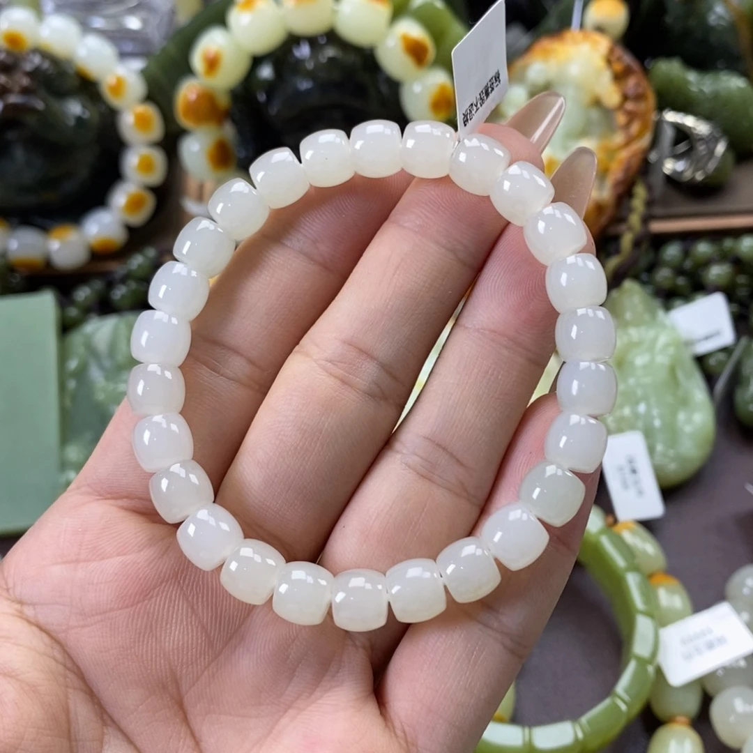 手串未镶嵌透闪石质玉泽*