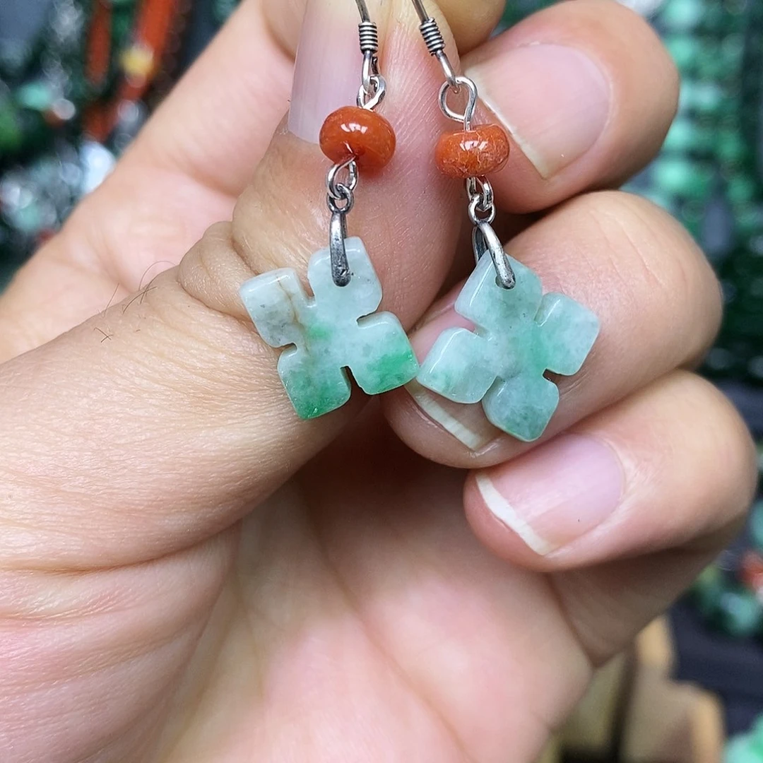 银S925镶嵌翡翠耳饰漂亮美眉