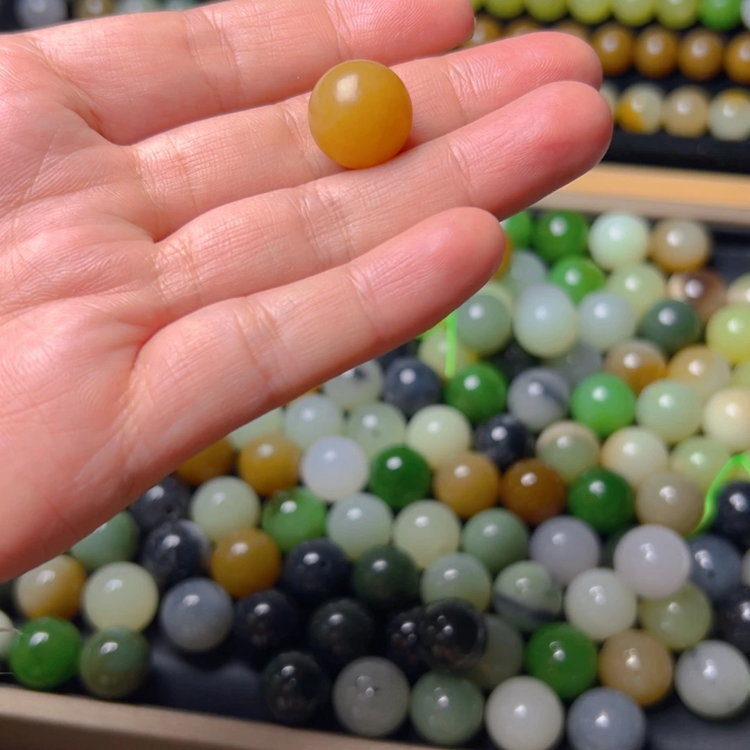 和田玉未镶嵌车挂