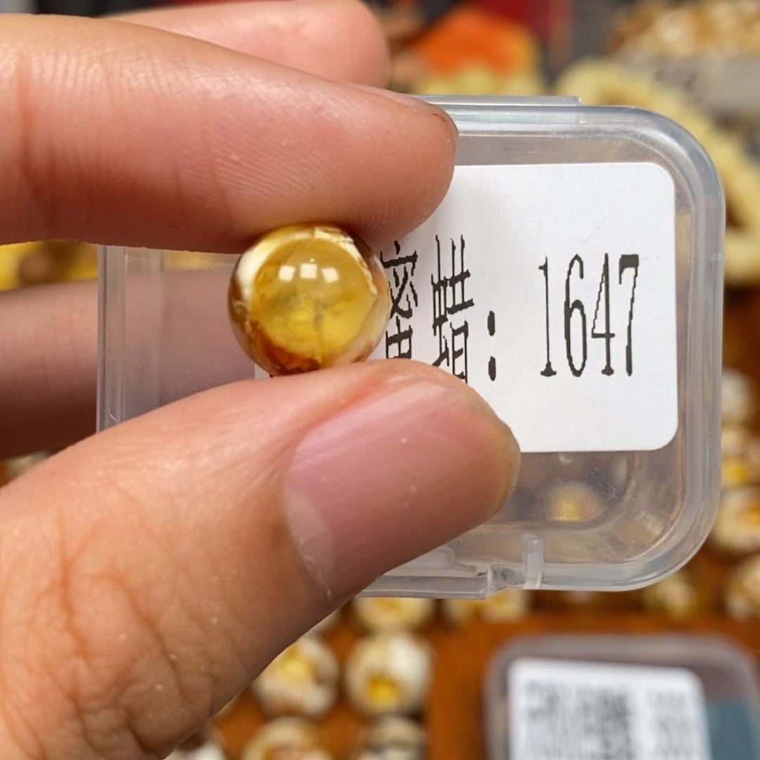 蜜蜡未镶嵌珠宝奇石1647