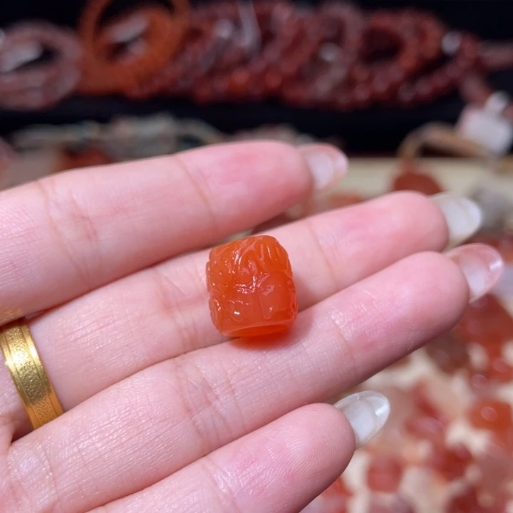 南红玛瑙猫咪桶珠未镶嵌1451