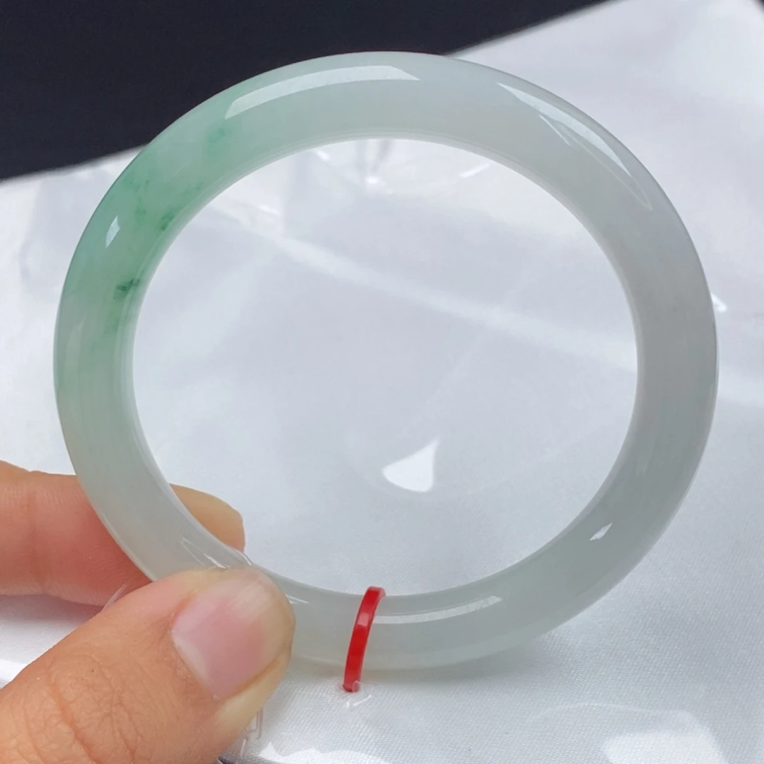 翡翠手镯（圆镯）未镶嵌