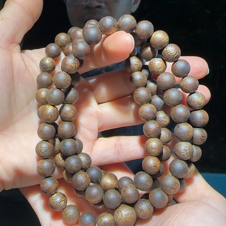 手串沉香透顶绿09链子43克+