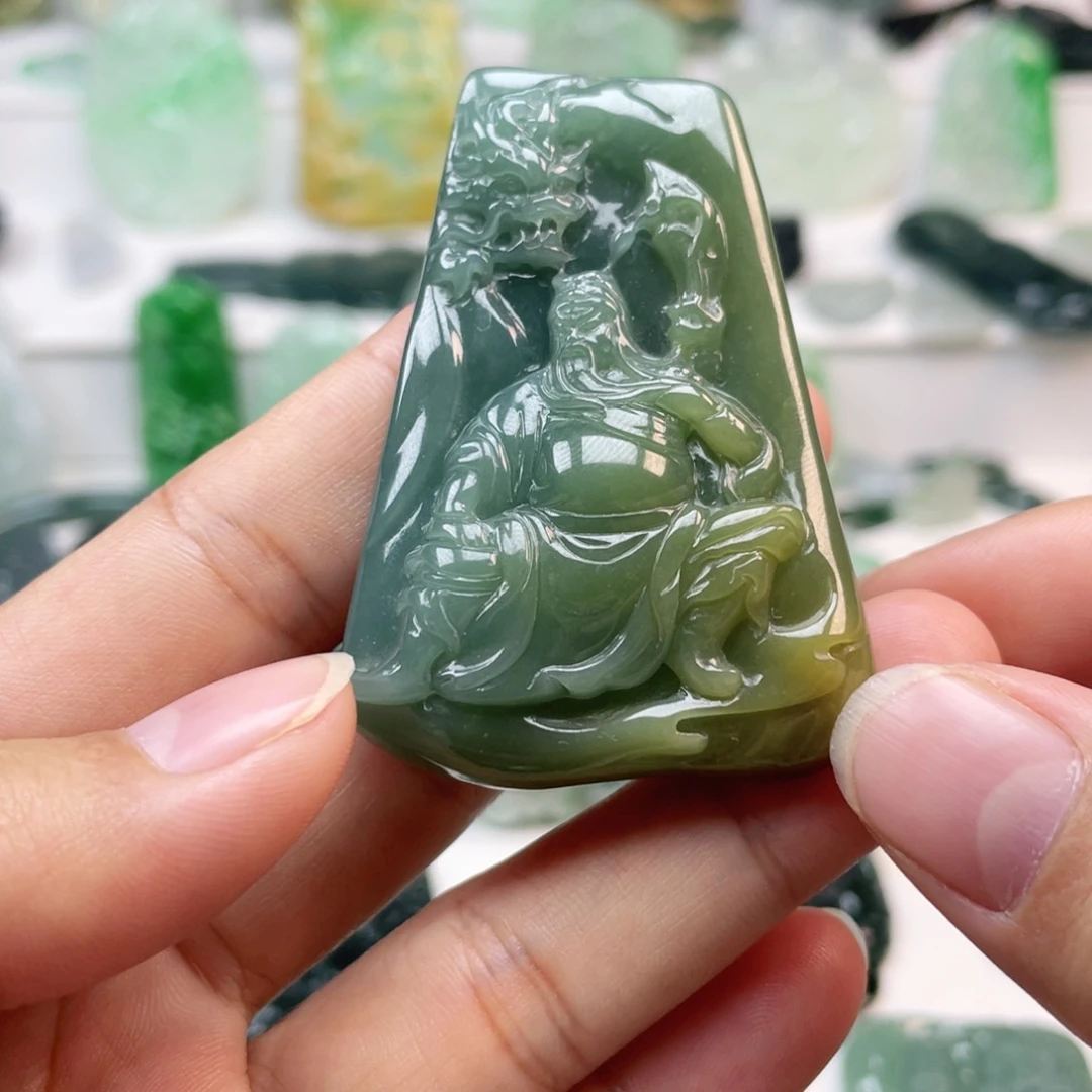 翡翠颈饰未镶嵌关公