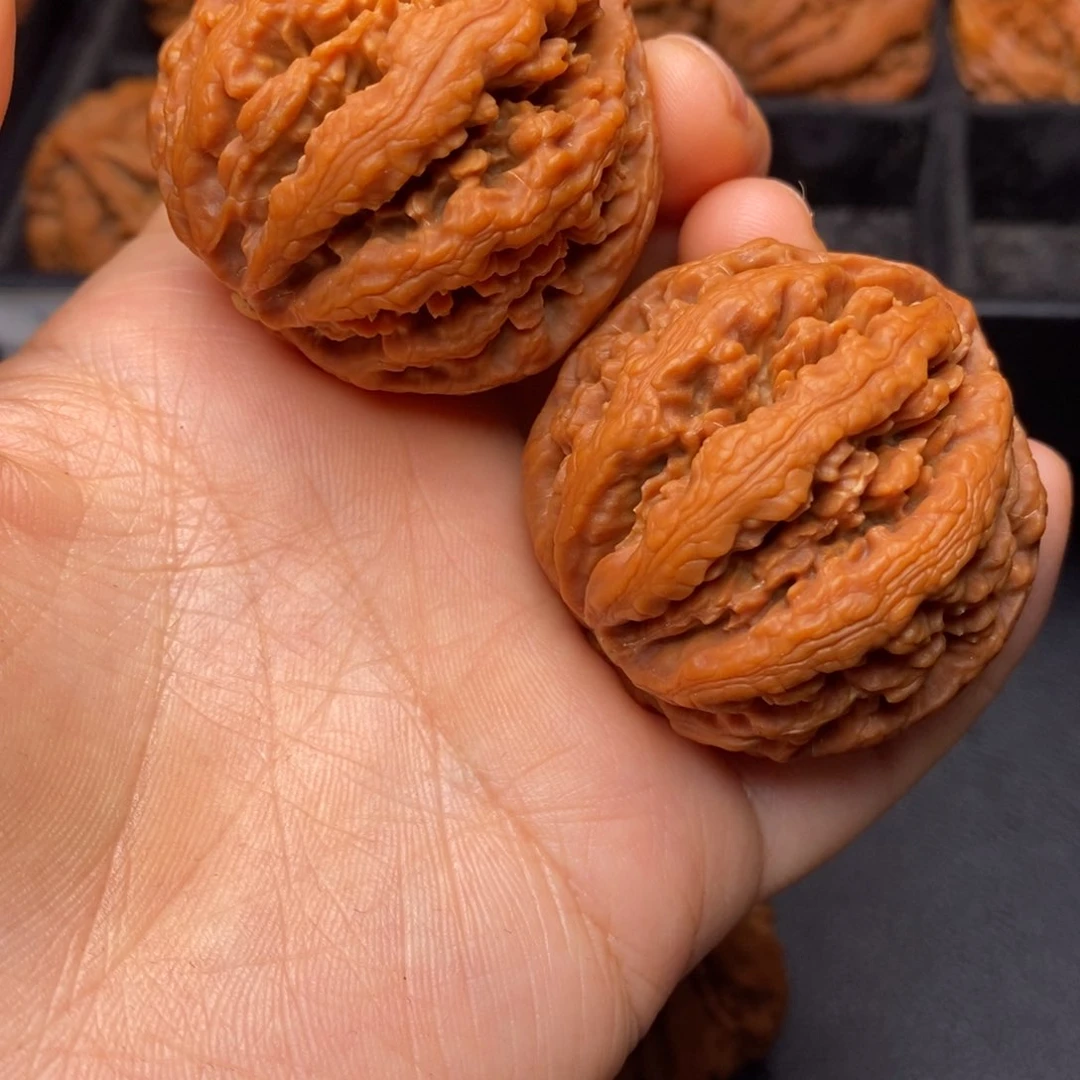 文玩核桃把件秦岭野生核桃