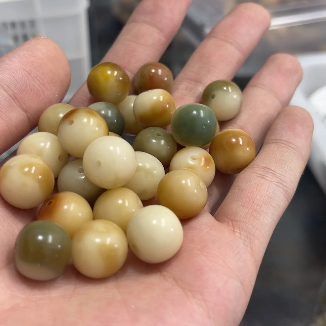 吊坠白玉菩提a14/20+2颗干磨花皮苹果